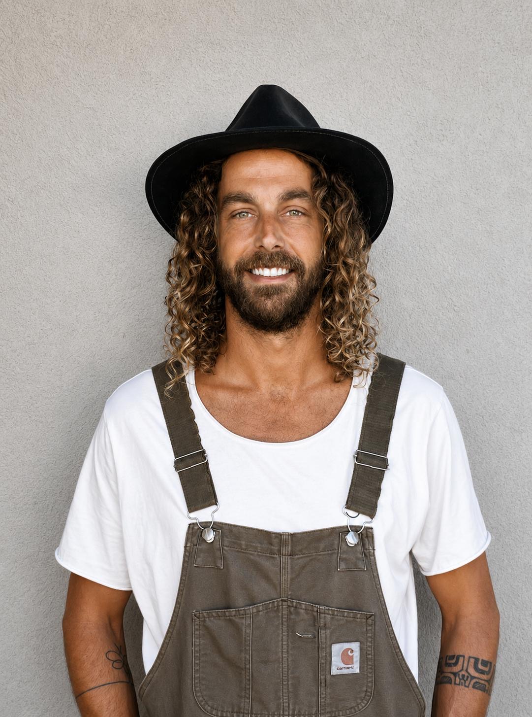 Ugo Reneuve, EcoTiny master carpenter trained with the Compagnons du Devoir